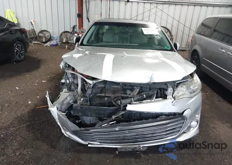 2013 Toyota Avalon Hybrid Limited z USA, uszkodzony, nr VIN 4T1BD1EB8DU009990